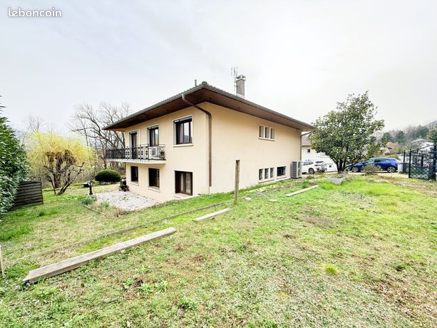 Villa 7 pièces 218 m²