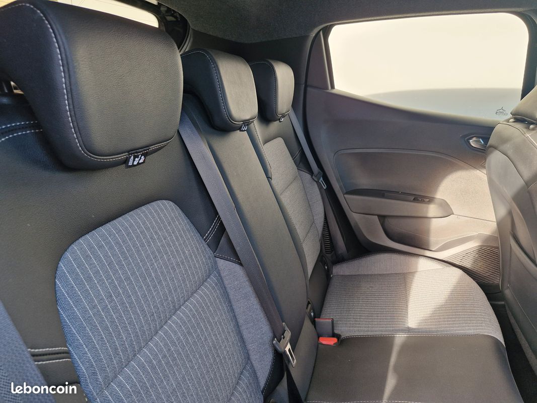 Clio 1.6 E-Tech 145ch full hybrid Techno (image 5)