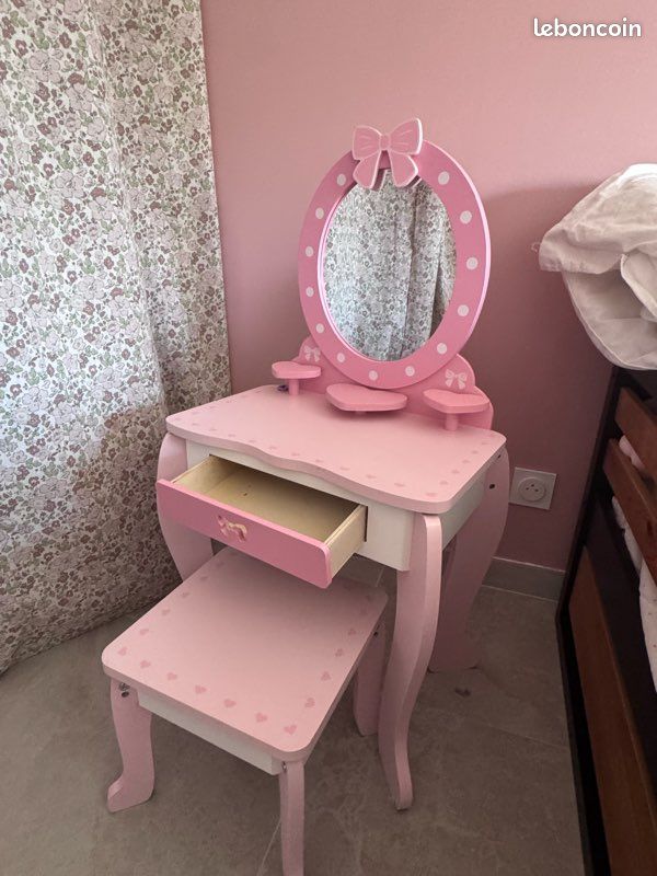 Coiffeuse en bois (image 1)