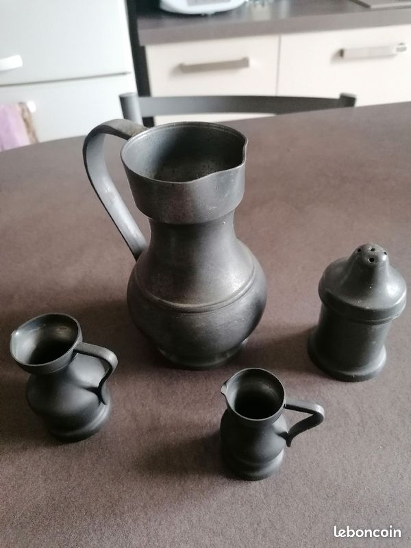3 Pots en etain et une salière (image 1)