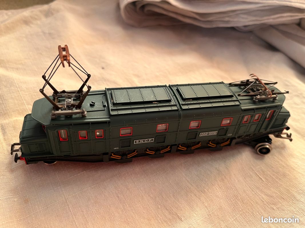 2 Pantografi Metallici Jouef HJ2370 Per Locomotiva CC 6500 – Scala HO 1:87