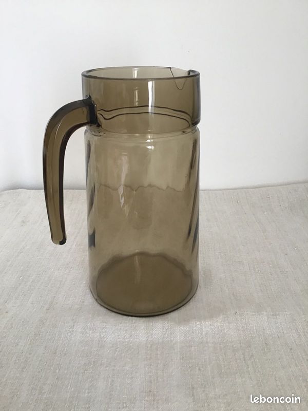 Pichet vintage en verre fumé marron (image 1)