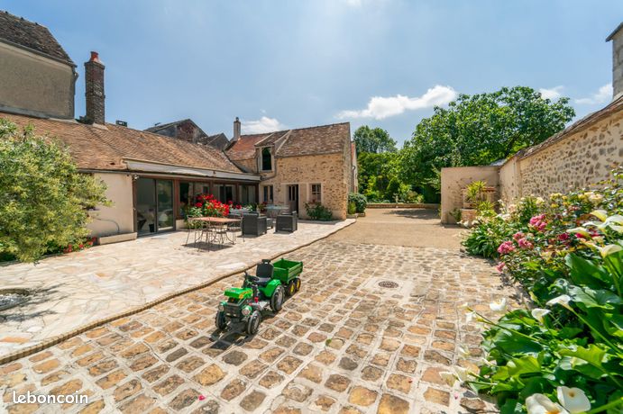 Propriété 9 pièces 220 m²
