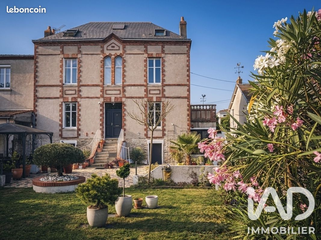 Maison 6 pièces 216 m² · à Rezé · 216 m² · 878 000 €