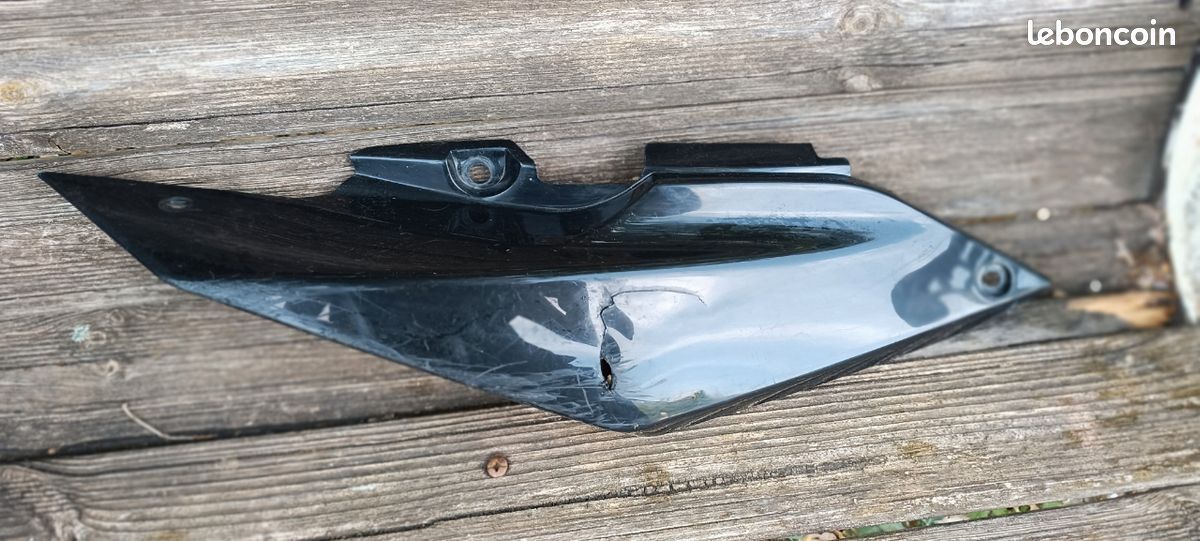 Carénage latéral Yamaha WR125X noir d'origine – à réparer (image 1)