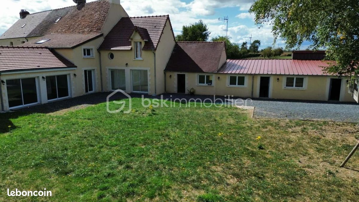 Maison 8 pièces 173 m² · à Sarceaux · 173 m² · 263 000 €