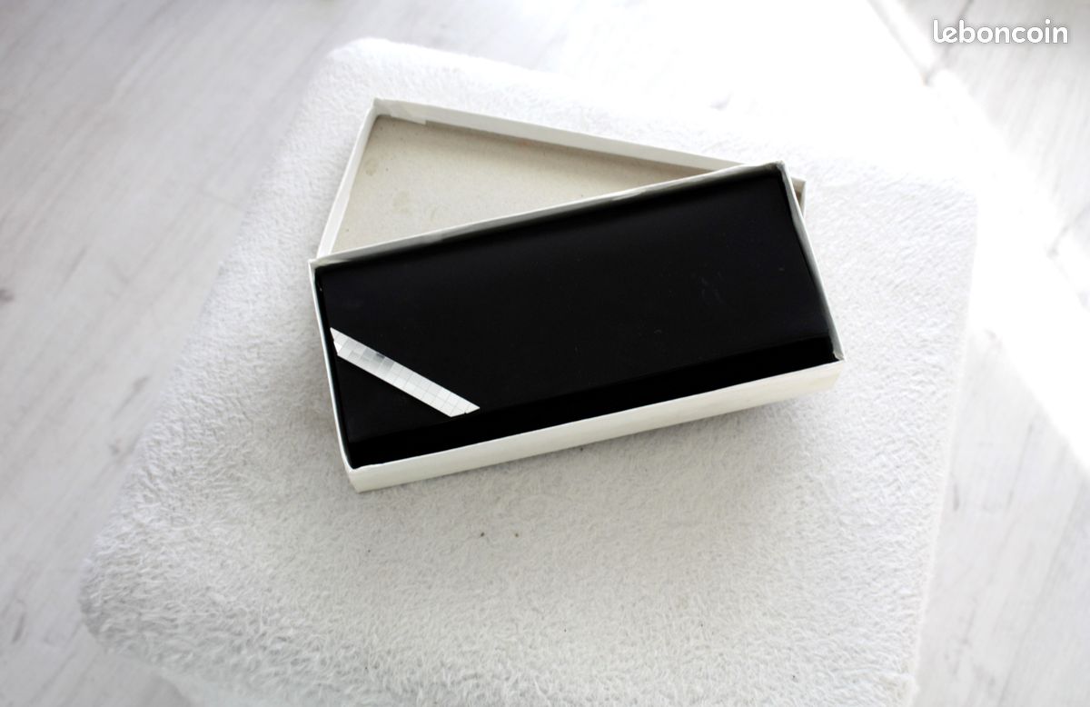 Pochette noire neuve satinée fêtes (image 2)