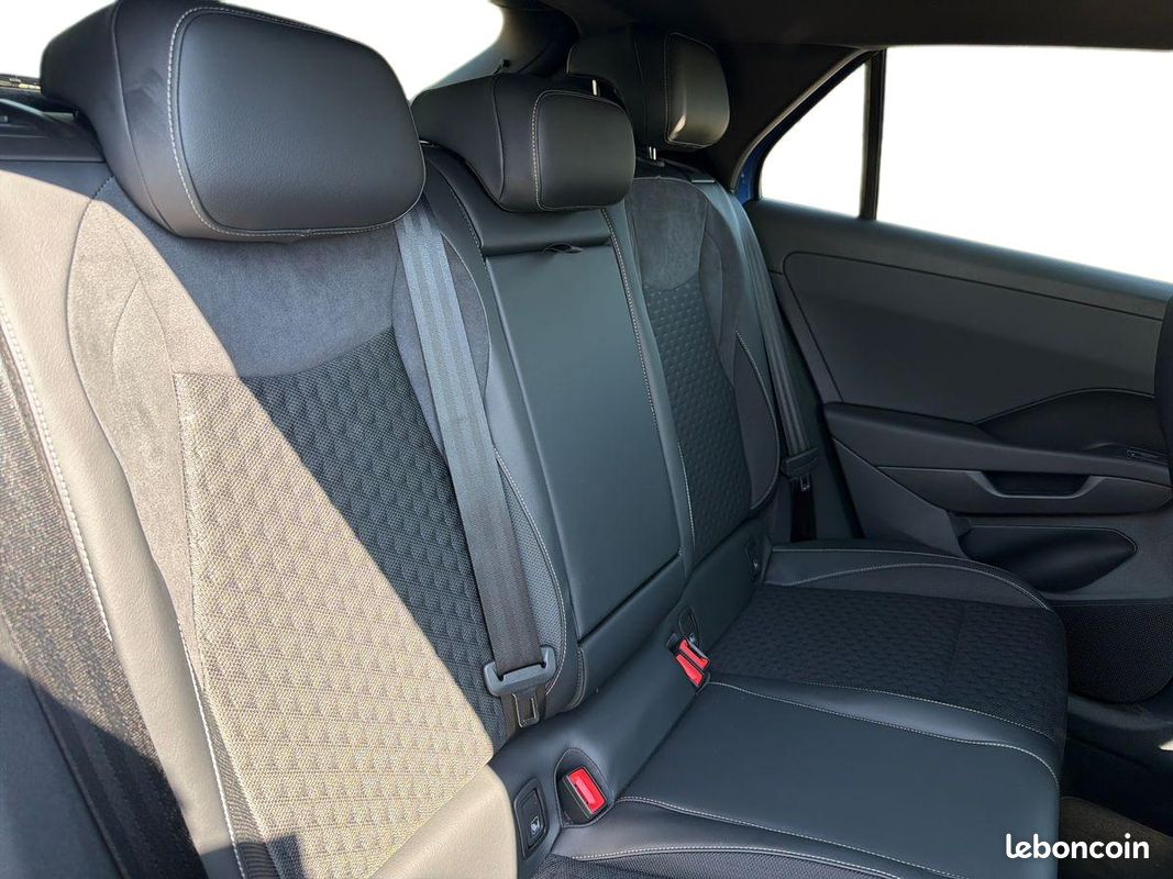 VOLKSWAGEN T-Roc 1.5 eTSI EVO2 Hybrid 150 ch DSG7 R-Line (image 10)
