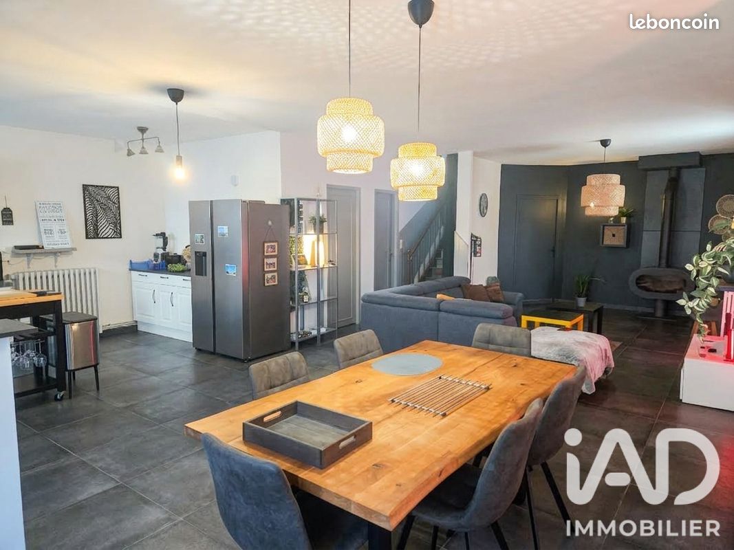 Maison 4 pièces 177 m² · à Courçay · 177 m² · 195 000 €