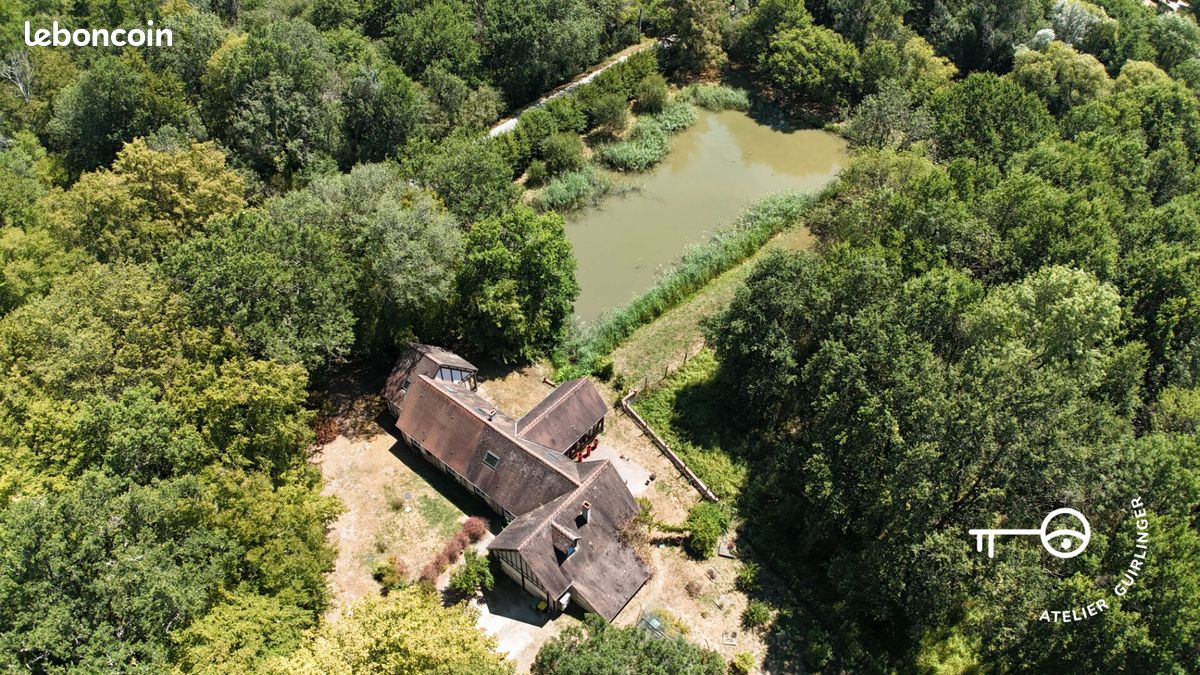 Maison 8 pièces 208 m² · à La Ferté-Saint-Cyr · 208 m² · 395 000 €