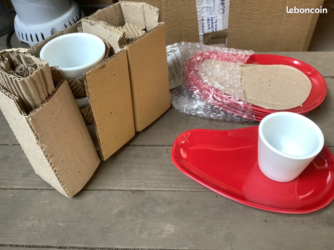 Pots sur assiettes (image 1)