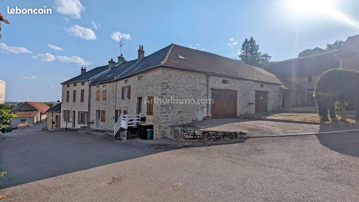 Immeuble 6 pièces 175 m² · à Éguilly · 175 m² · 129 000 €