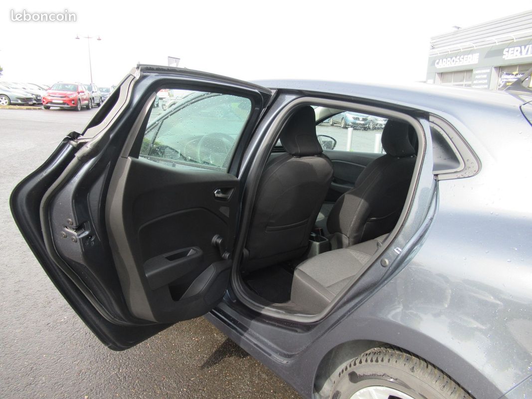 Renault CLIO V 1.6 E-TECH 140 BUSINESS Business (image 24)