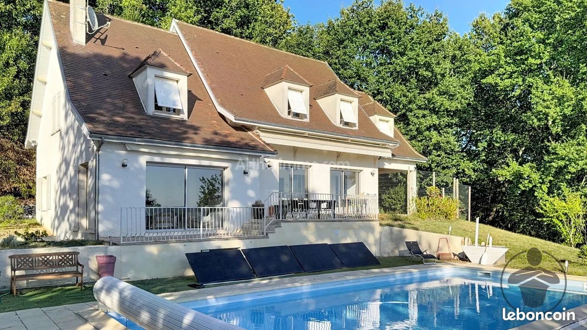 Maison 6 pièces 218 m² · à Vélines · 218 m² · 510 000 €