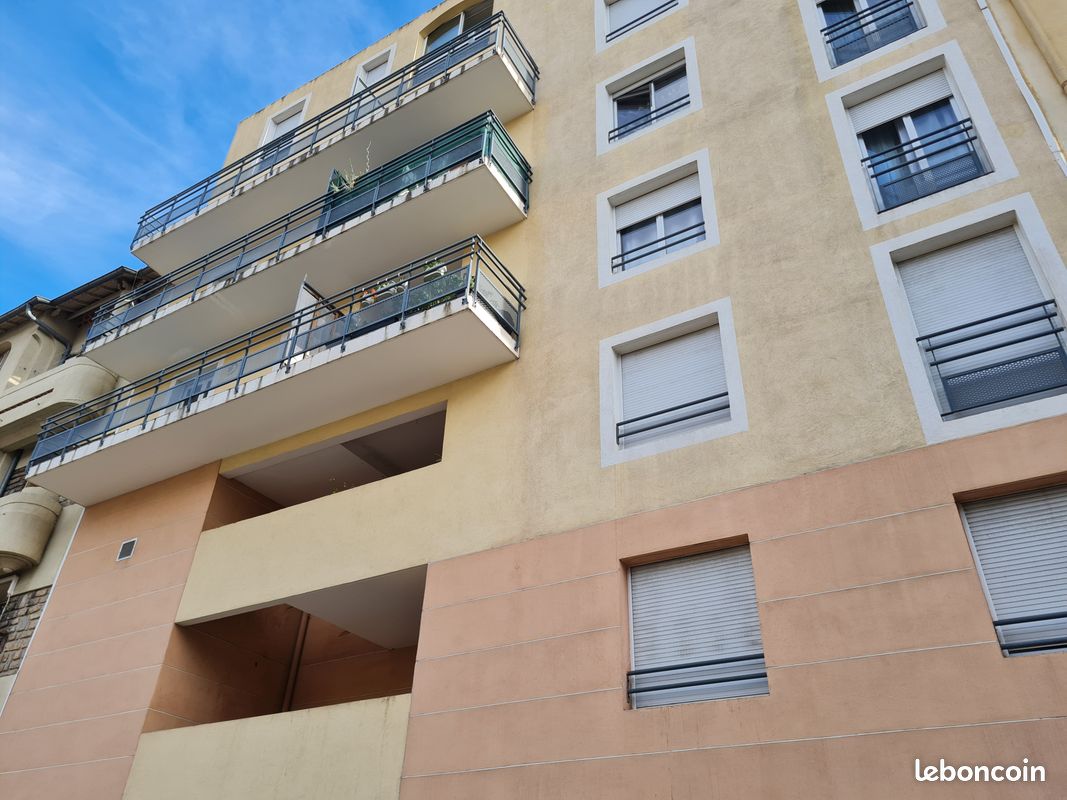 Appartement 3 pièces 64 m² · à Toulon · 64 m² · 870 €