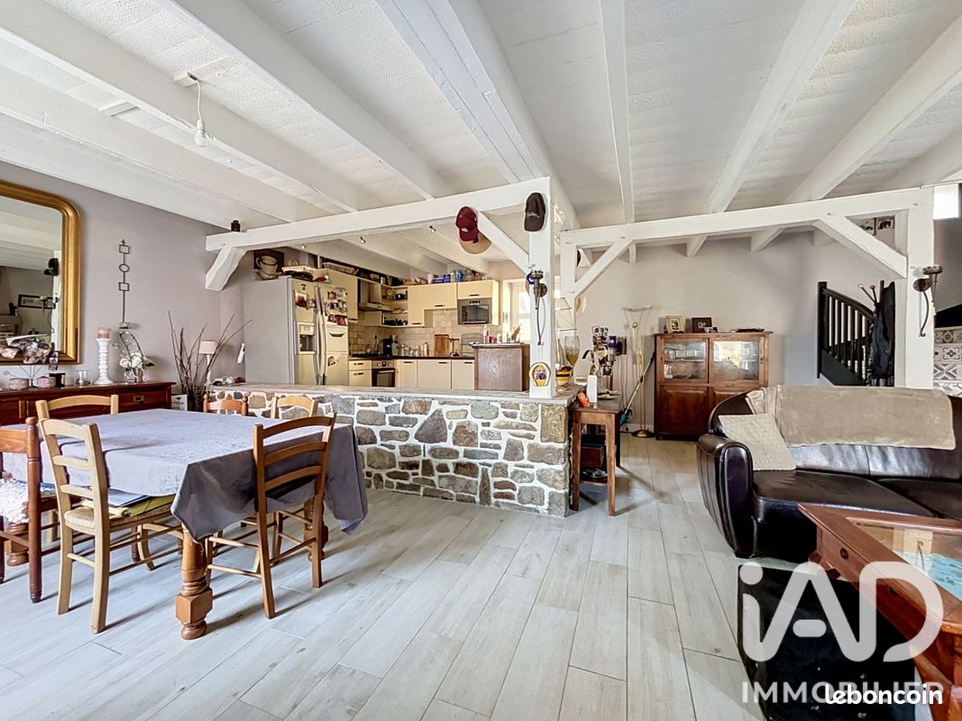 Maison 5 pièces 138 m² · à La Ville-Ès-Nonais · 138 m² · 397 100 €