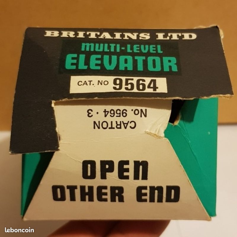 BRITAINS 9564 - Elévateur multi-niveaux (image 10)