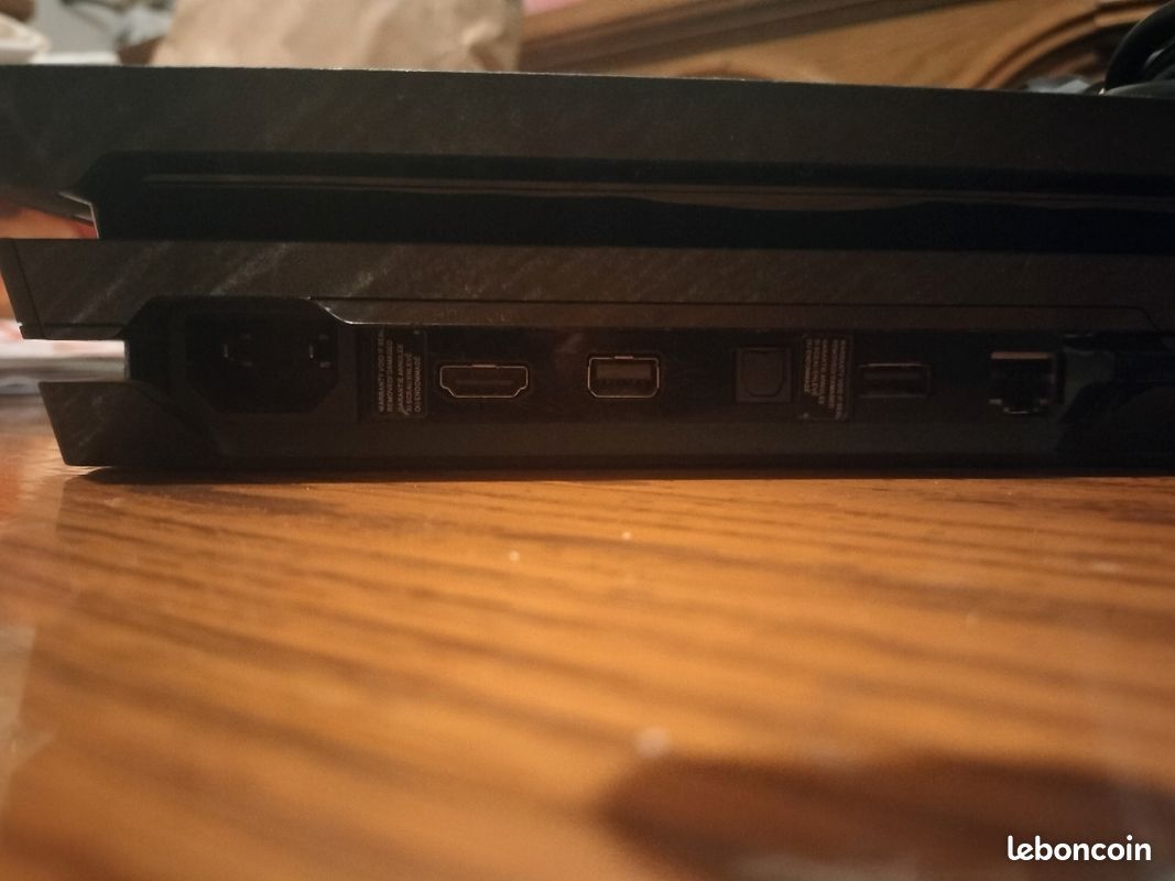 PS4 pro 1TO (image 1)