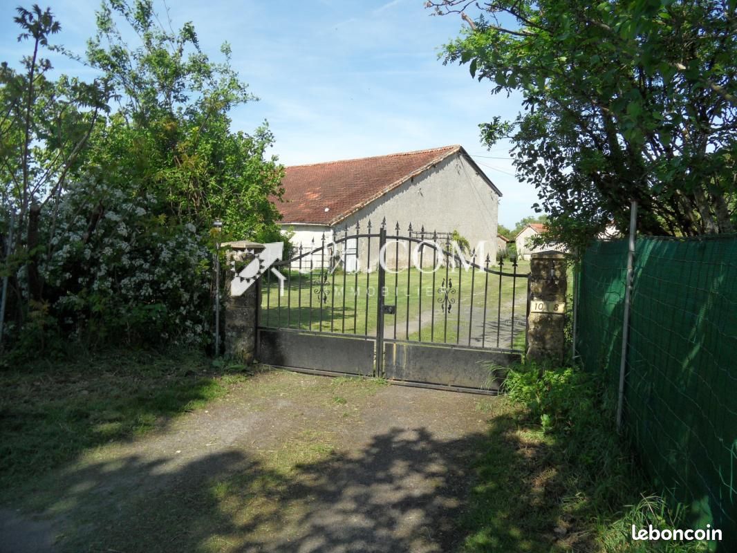 Maison 11 pièces 232 m² · à Fleix · 232 m² · 257 500 €
