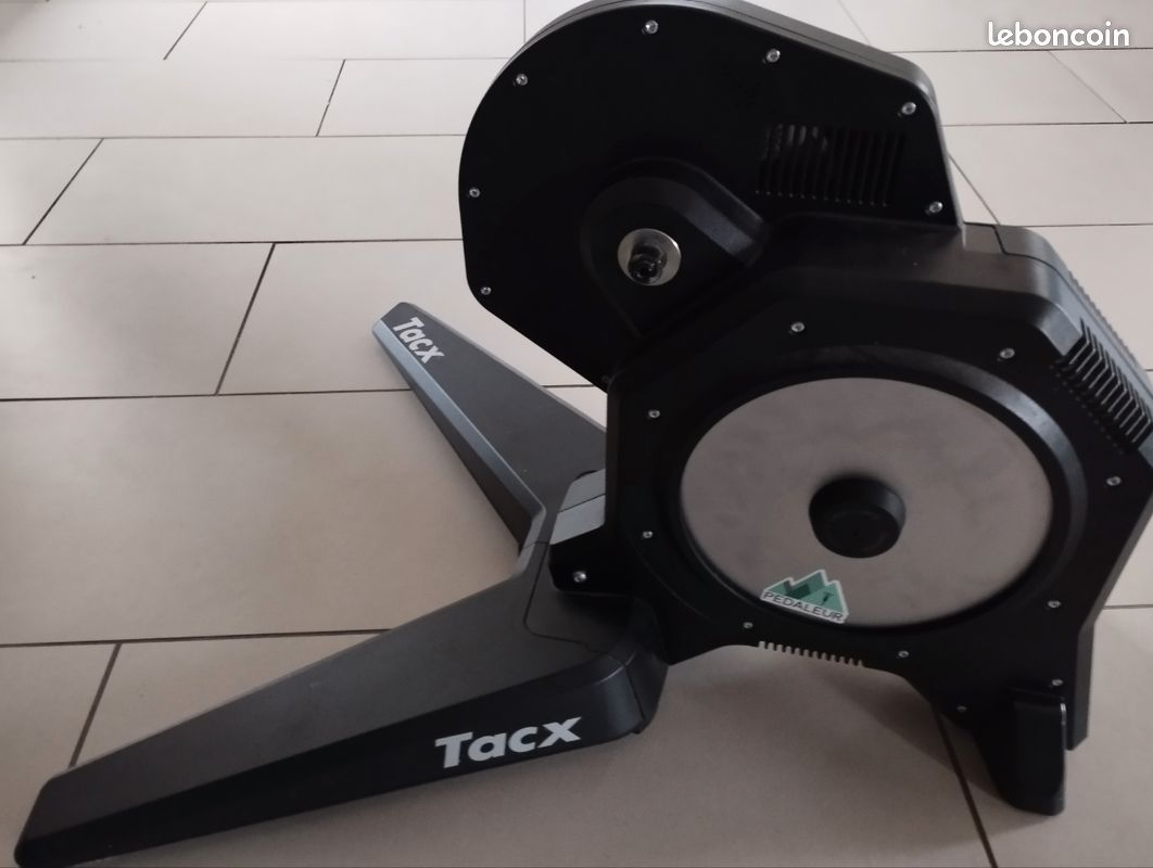 Home trainer tacx flux connecté Équipements vélos