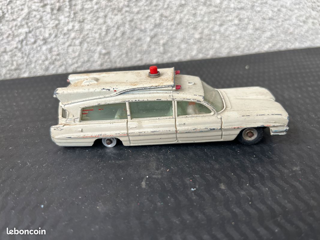 Dinky Toys N°263 - Pontiac Superior Criterion Ambulance 1962 - 1/43 - Angleterre - Boîte D'origine