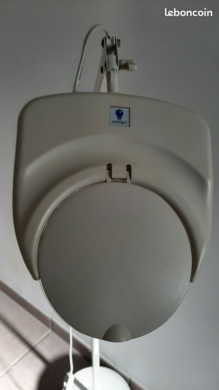 Lampe loupe (image 4)