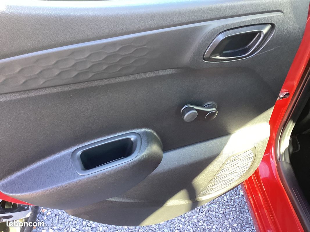 Hyundai i10 Initia ESSENCE (image 16)