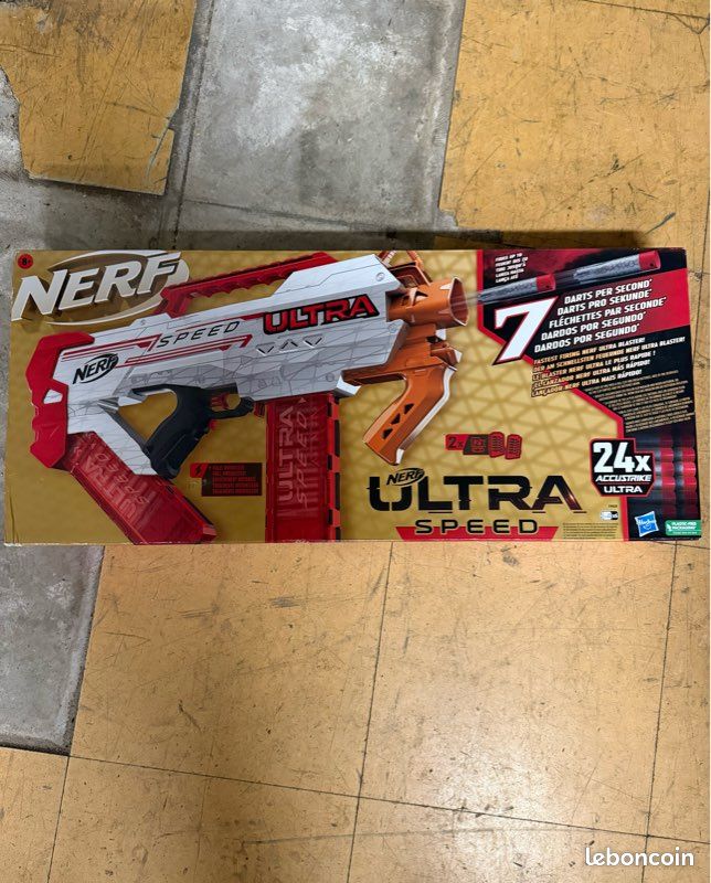 Blaster motorisé Nerf Ultra Select, tire de 2 façons, inclut chargeurs