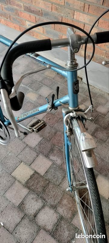 PAIRE DE PATINS FREIN BLANC VELO FIXIE ROUTE VILLE VINTAGE PORTE PATIN BMX NEUF PAIRE DE PATINS FREIN BLANC VELO FIXIE ROUTE VILLE VINTAGE PORTE PATIN BMX NEUF