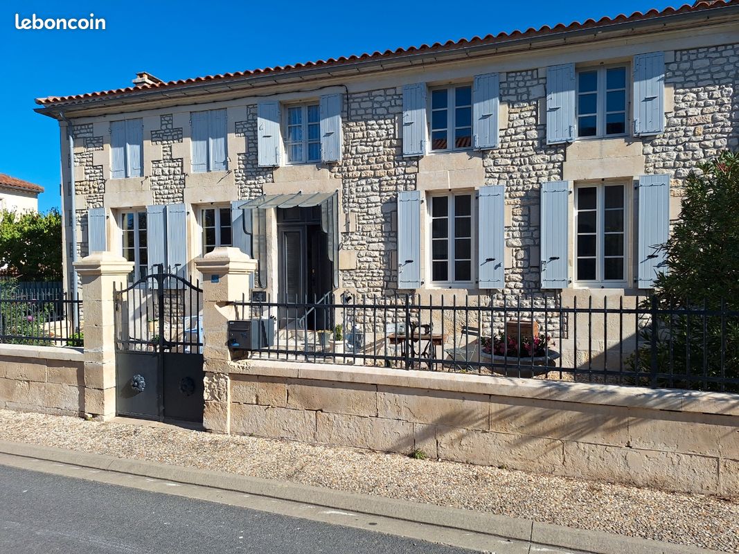 Maison 9 pièces 193 m² · à Montils · 193 m² · 246 500 €