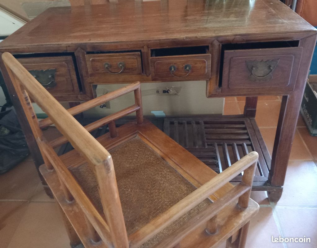 Bureau (image 2)