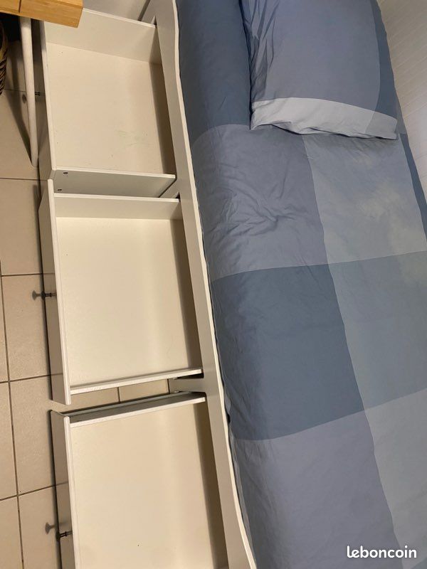 Lit hemnes blanc avec deux matelas (image 6)