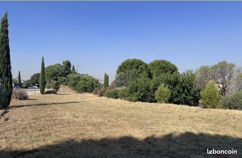 Terrain 1100 m² · à Sablet · 1 100 m² · 141 000 €