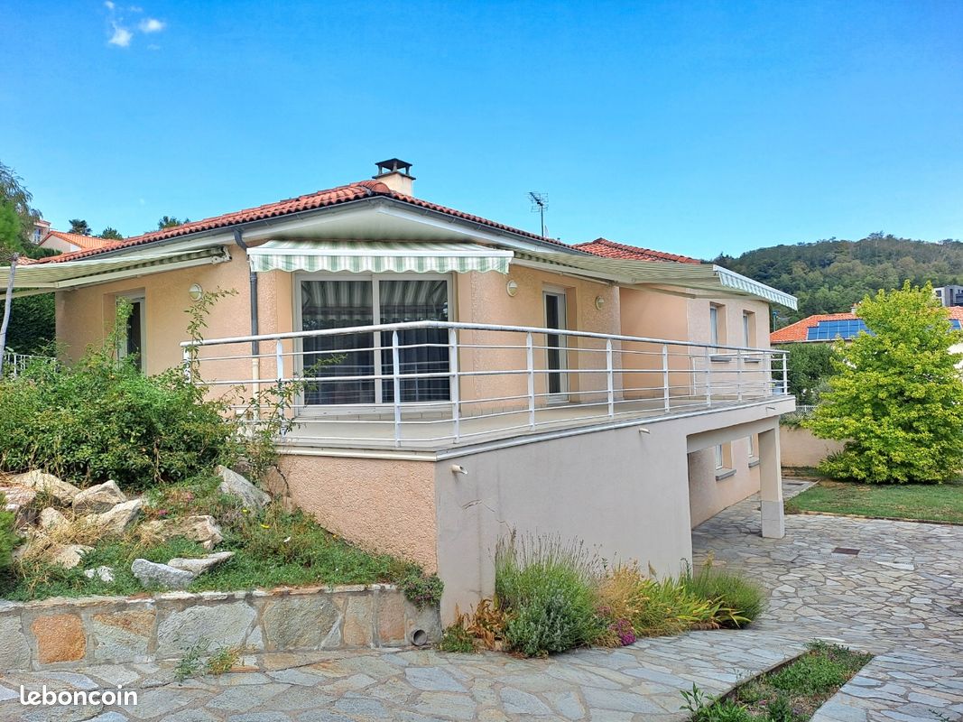 Maison 6 pièces 155 m² · à Clermont-Ferrand · 155 m² · 495 000 €