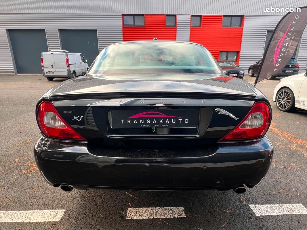 JAGUAR XJ8 (XJ350) 3.5L V8 - 258CH Executive A (image 5)