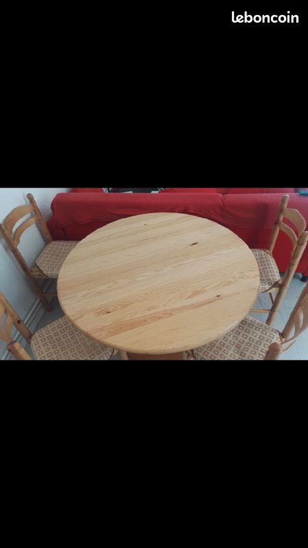 Table en bois massif + 4 chaises (image 1)