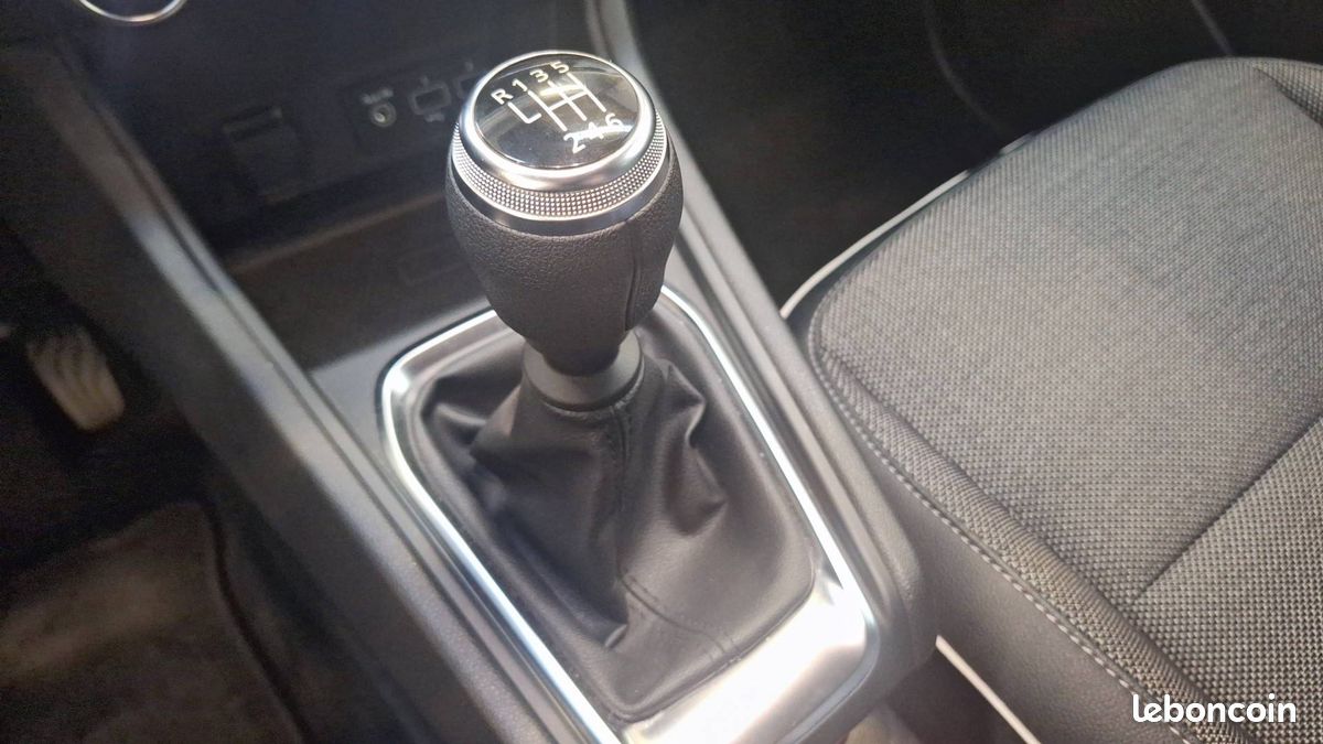 Renault captur tce 140 21 intens (image 15)