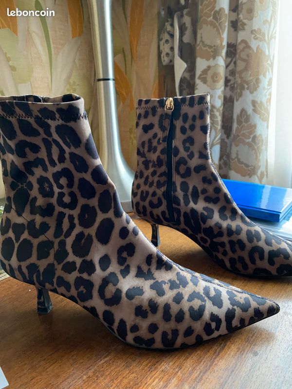 Vends mini bottes léopard aspect satin Zara (image 2)