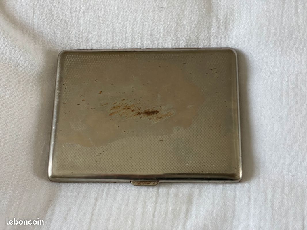 Boite à cigarettes en Argent (image 2)