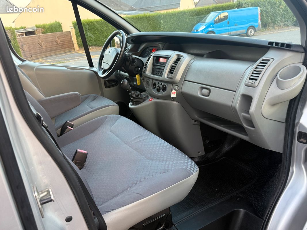 Renault trafic 2.0 l dci 115 cv l2 h1 (image 7)