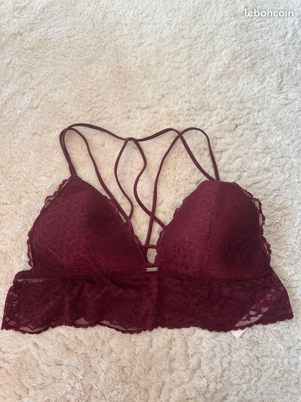 Brassière en dentelle (image 1)