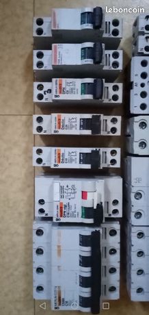 Contacteur Manuel Merlin Gerin 20A – 230V – Référence 15379