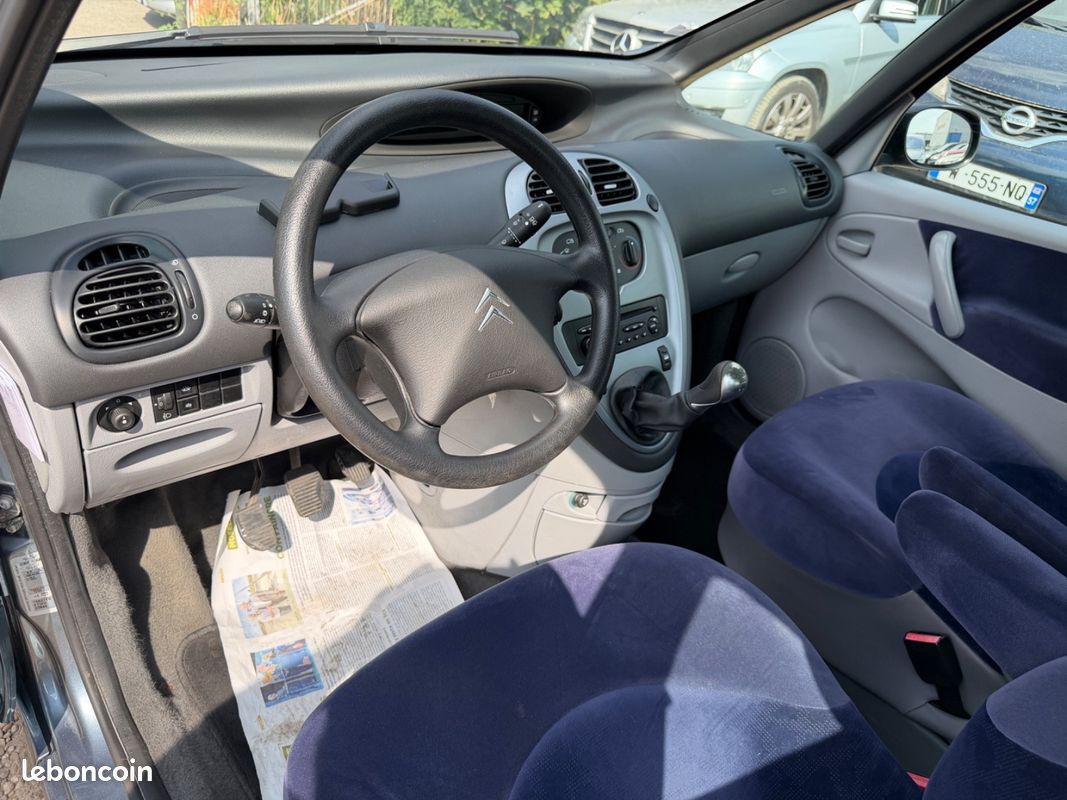 Citroën Xsara Picasso 1.6 HDI 90 CONFORT * PREMIÈRE MAIN (image 11)