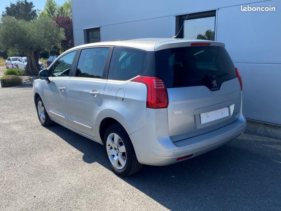 Peugeot 5008 BUSINESS 1.6 e-HDi 115ch FAP ETG6 BLUE LION Pack 5pl (image 3)