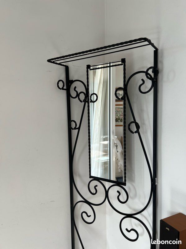 Vestiaire/porte manteau en fer forgé et miroir. Années 50 (image 3)