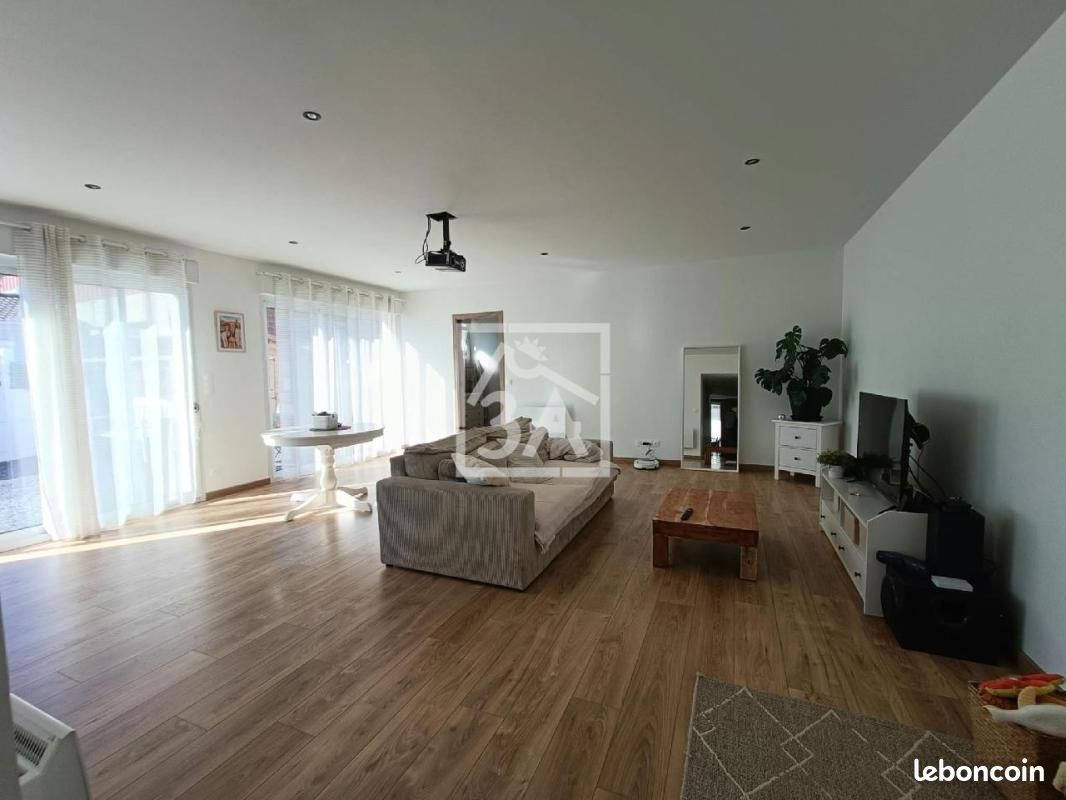 Maison 6 pièces 144 m² · à Houdain · 144 m² · 210 000 €