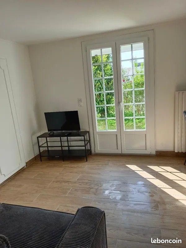 Appartement 1 pièce 15 m² · à Ozoir-la-Ferrière · 15 m² · 600 €/mois