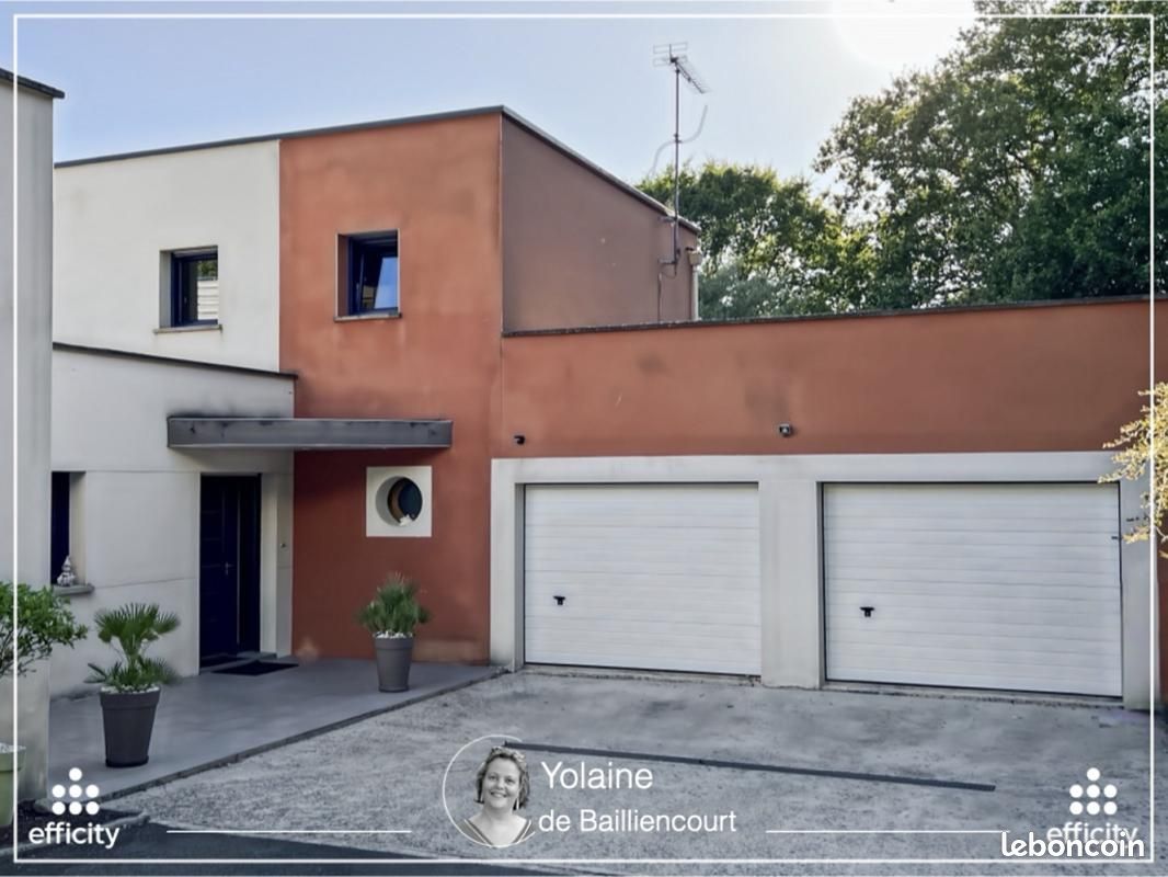 Maison 11 pièces 210 m² · à Vitré · 210 m² · 627 000 €