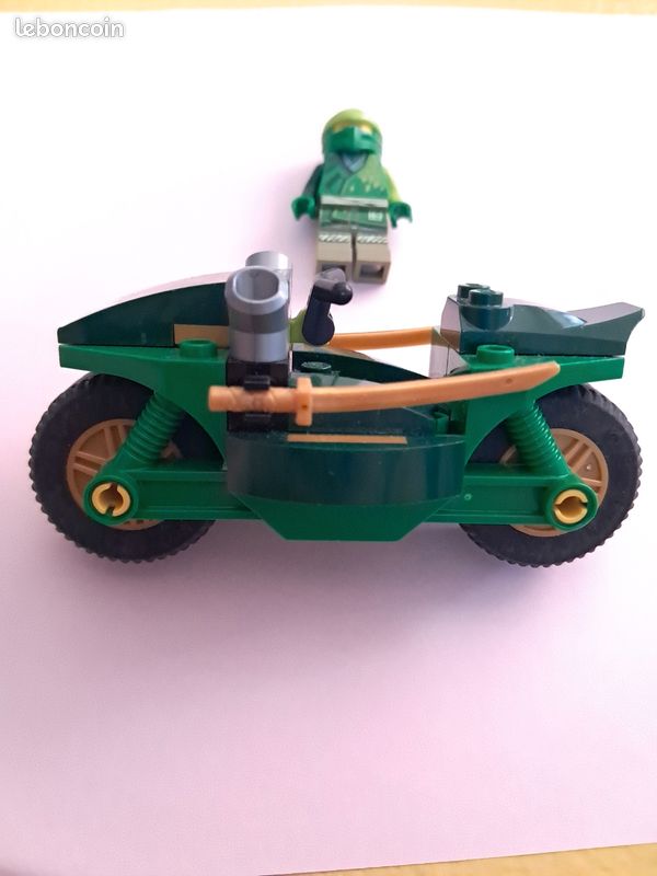 Figurine lego ninjago njo0715 Lloyd Core et sa moto (image 2)