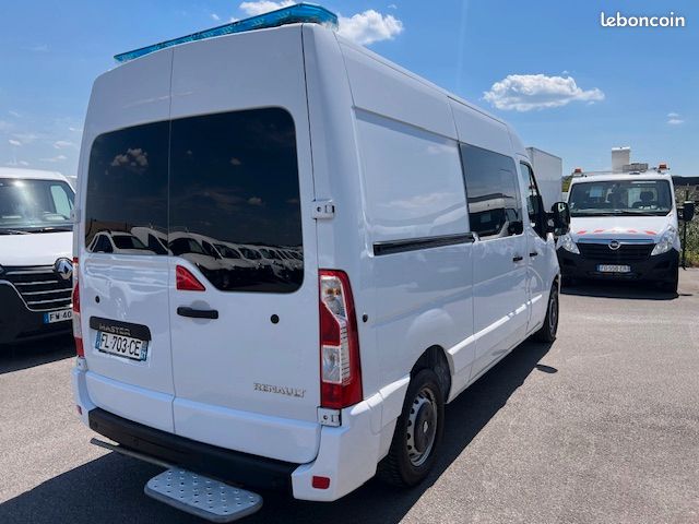 RENAULT Master Ambulance L2H2 DCI 145 Grand Confort GPS 2,3 L - 10/2019 - 256000 kms (image 3)
